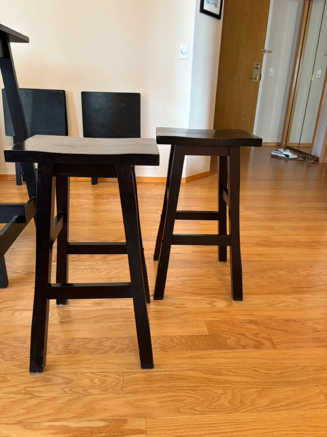 Set of 4 wooden bar stools image indicator(2)