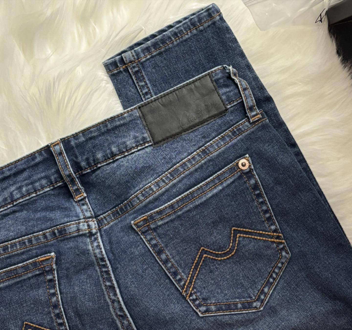 [CHEVIGNON] Women Classic Slim Taper Jeans - photo 2