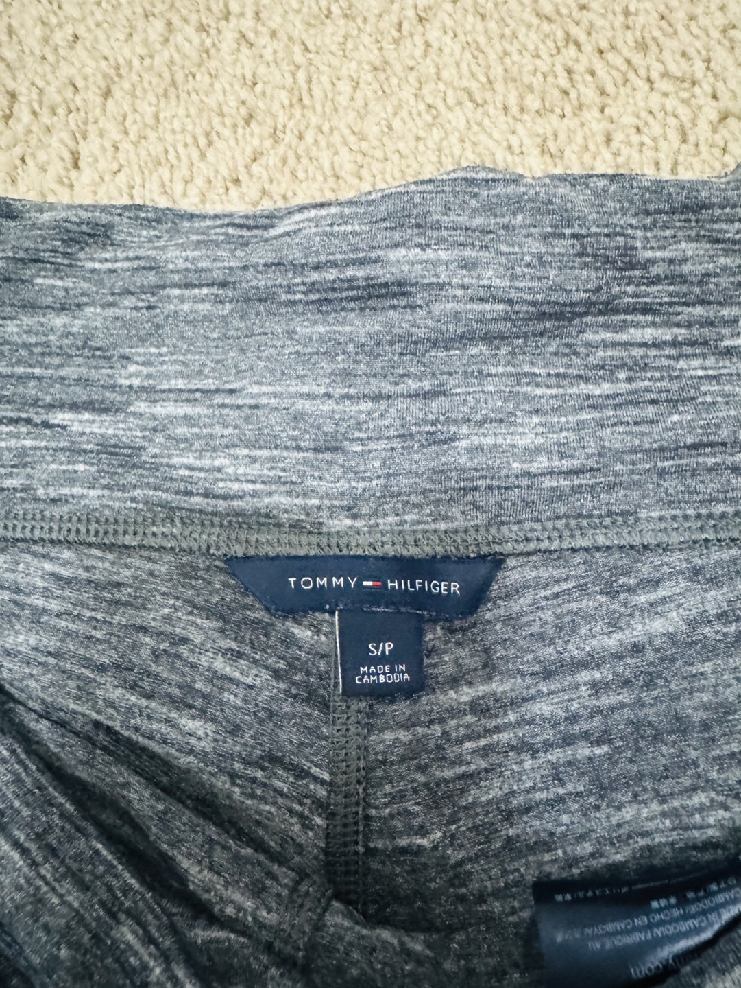 Tommy Hilfiger Sport Grey Two-Piece Workout Set - Size Small - photo 5