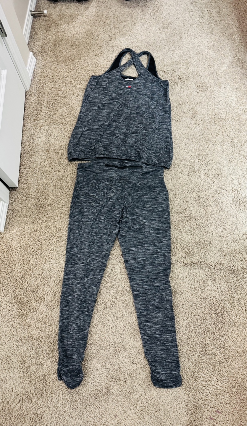 Tommy Hilfiger Sport Grey Two-Piece Workout Set - Size Small - photo 2