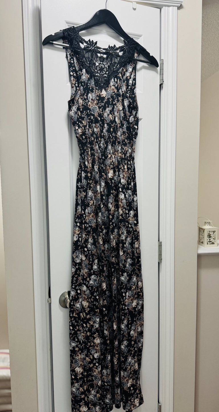 Floral Maxi Dress with Lace Detail - photo 2