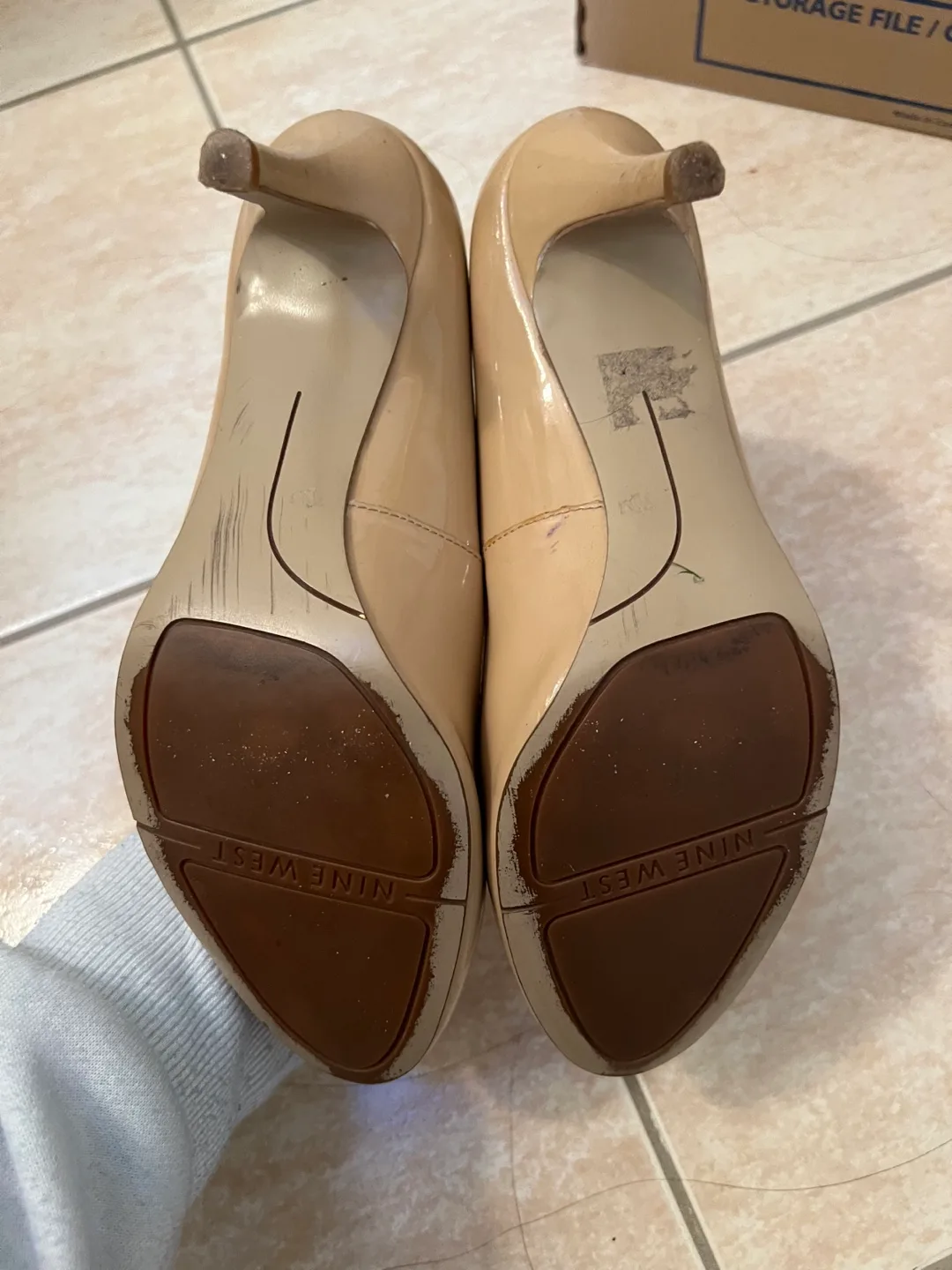 Nine West Beige Patent Leather Heels image indicator(3)