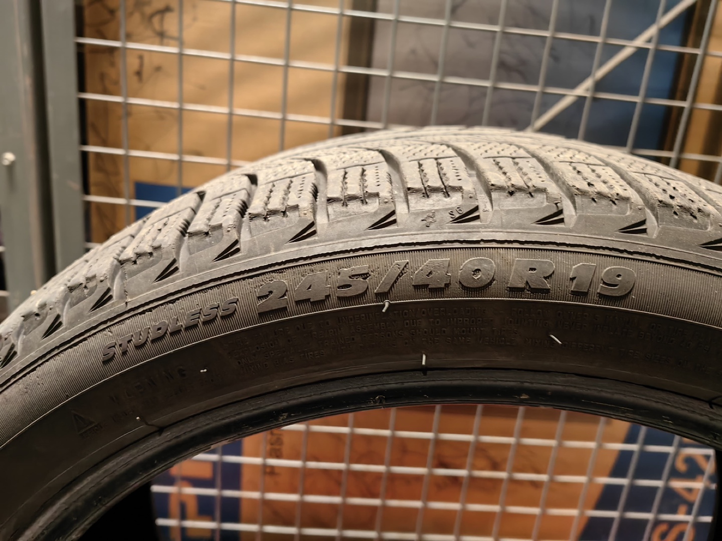 4 Used Michelin Winter Tyres - 245/40R19 💚 - photo 3