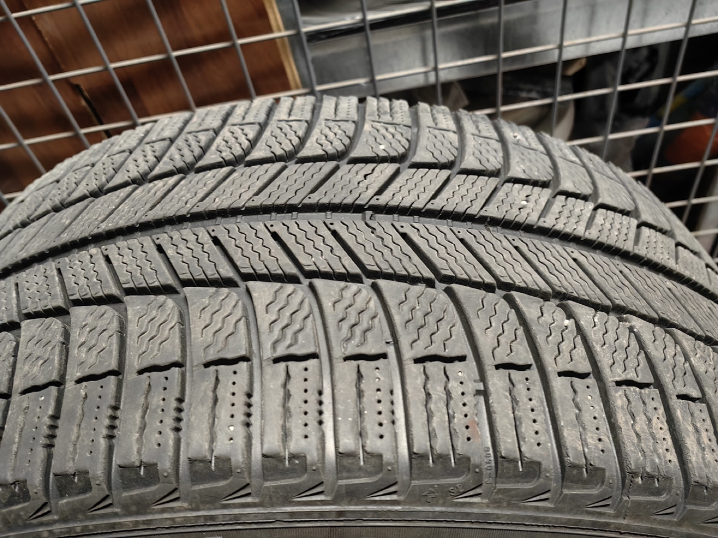 4 Used Michelin Winter Tyres - 245/40R19 💚 - photo 2