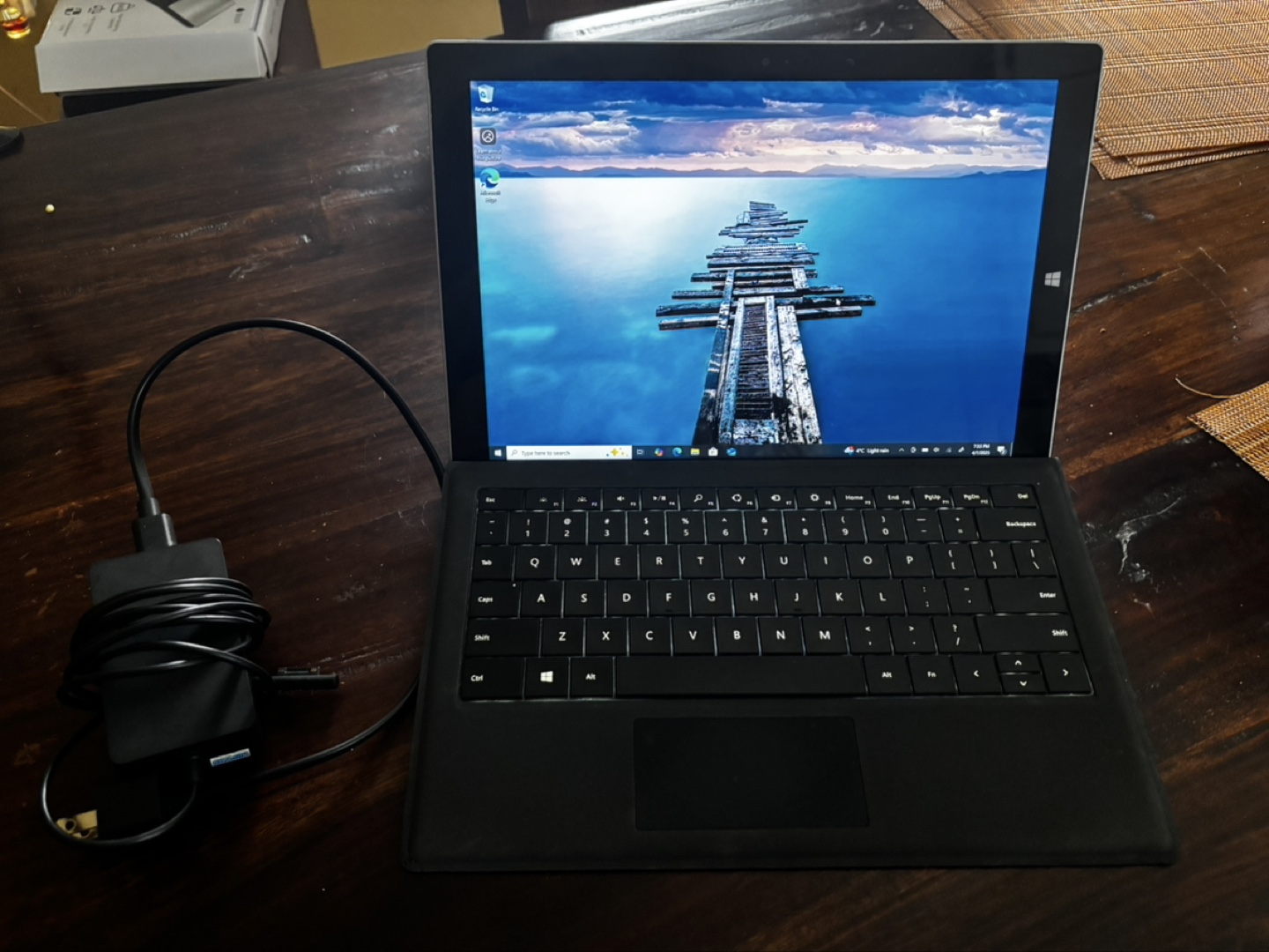 Microsoft Surface Pro 3 – Keyboard & Charger - photo 2