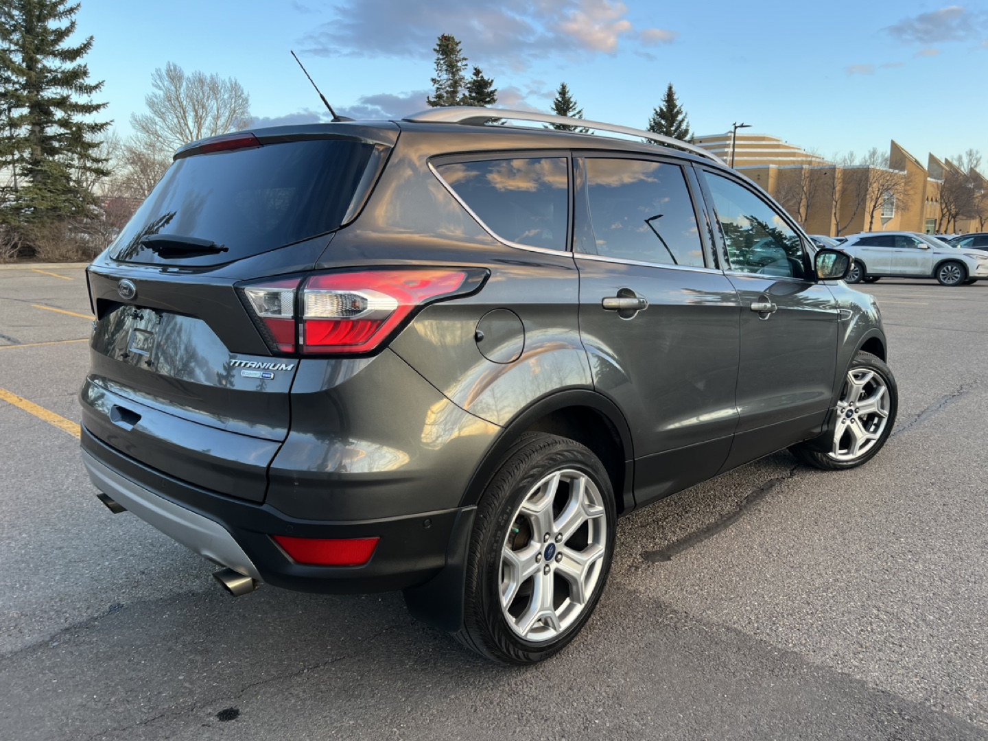 2017 Ford Escape Titanium *60k* - photo 4