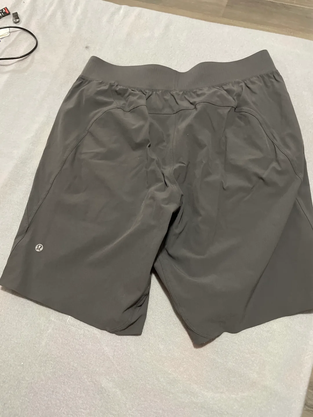 Lululemon Metal Vent Tech 7"  Short - Size Medium. 💚 image indicator(3)