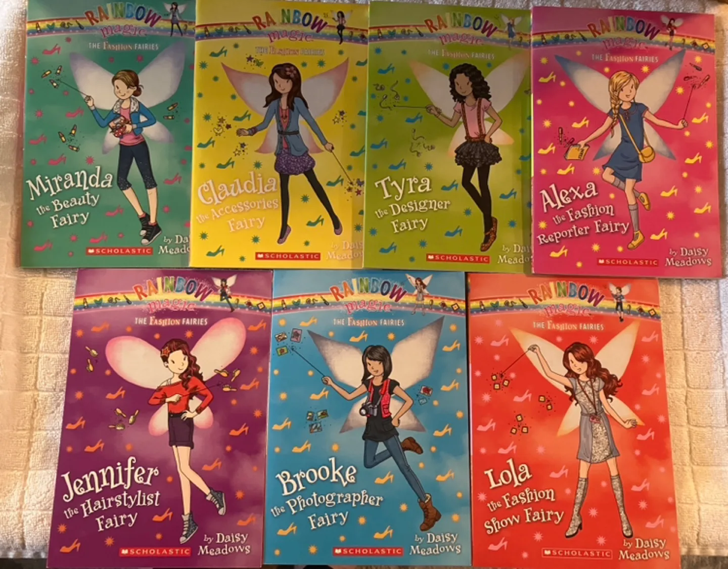 Rainbow Magic Series image indicator(3)