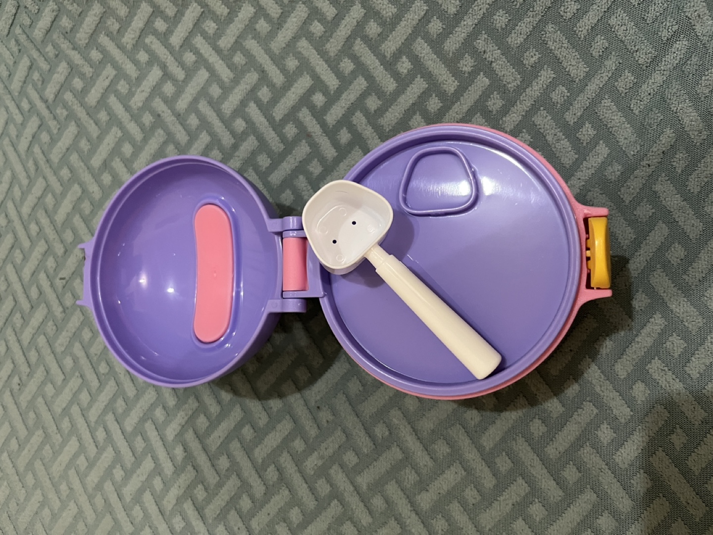 Baby Formula Dispensers with Scoops - photo 2