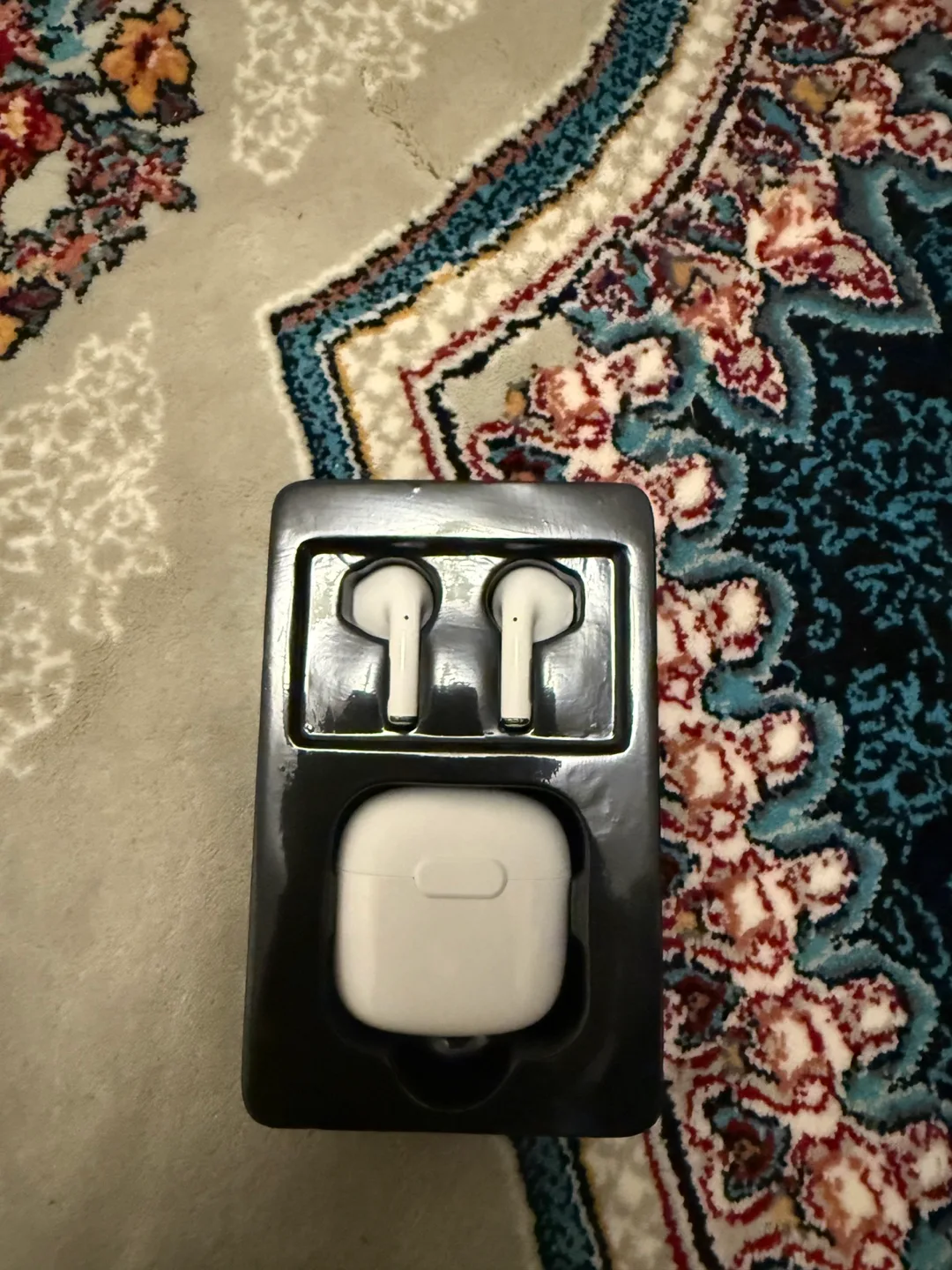 Wireless Earbuds with Charging Case image indicator(2)