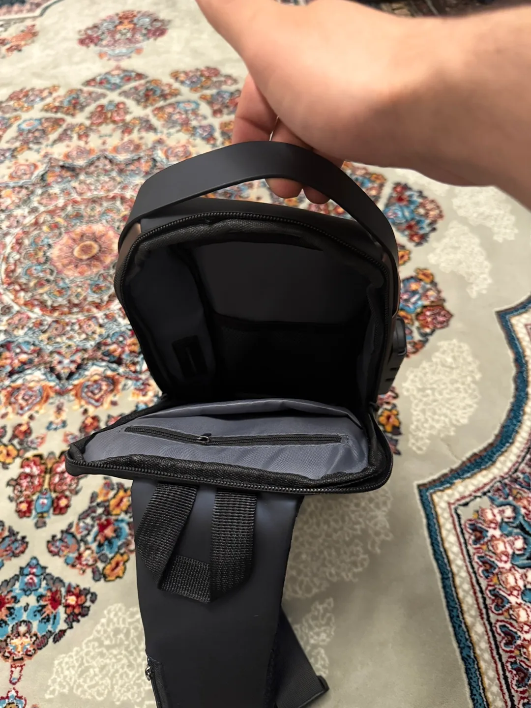 Anti-theft Sling Bag image indicator(3)