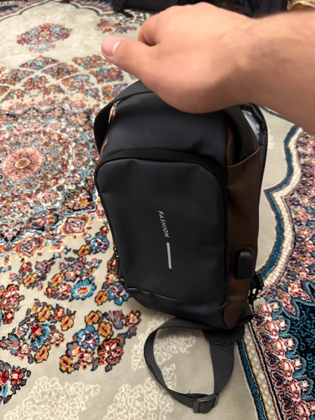 Anti-theft Sling Bag image indicator(5)