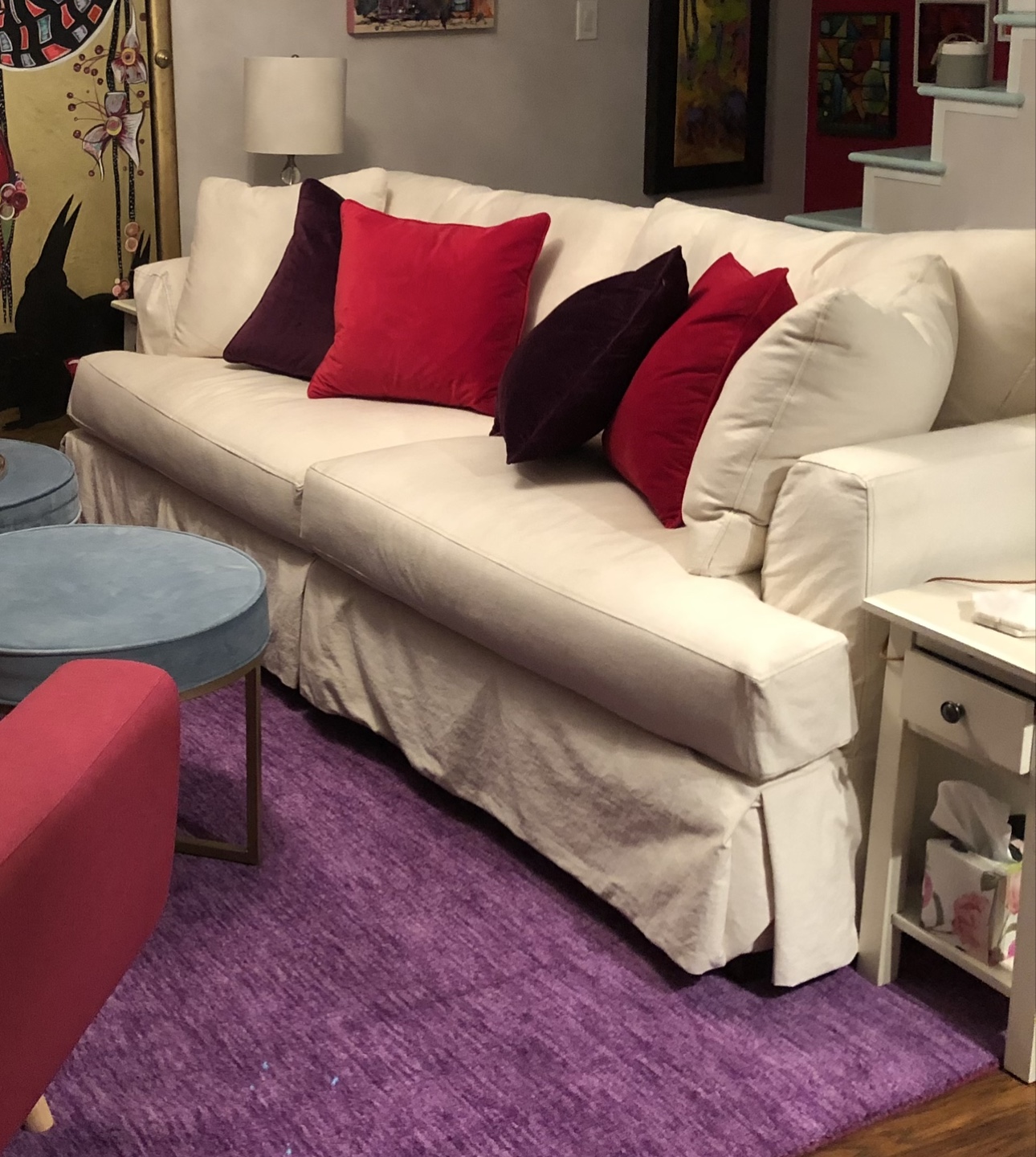 Queen-size custom slip-covered sofa bed in great shape - photo 3