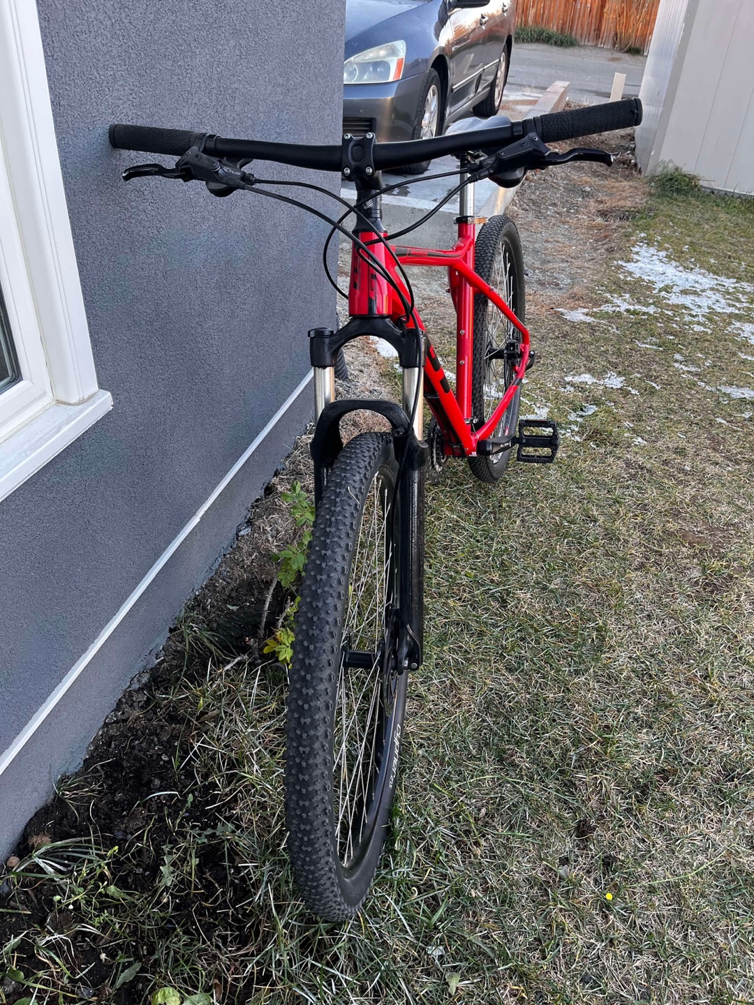 GT Avalanche 27.5 Mountain Bike - Red - photo 4