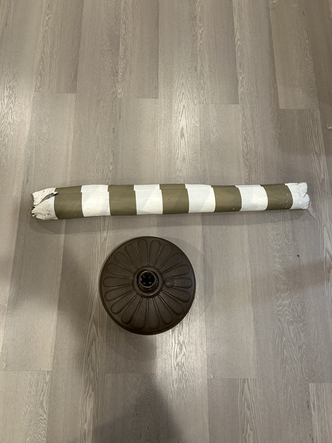 Patio umbrella base with umbrella