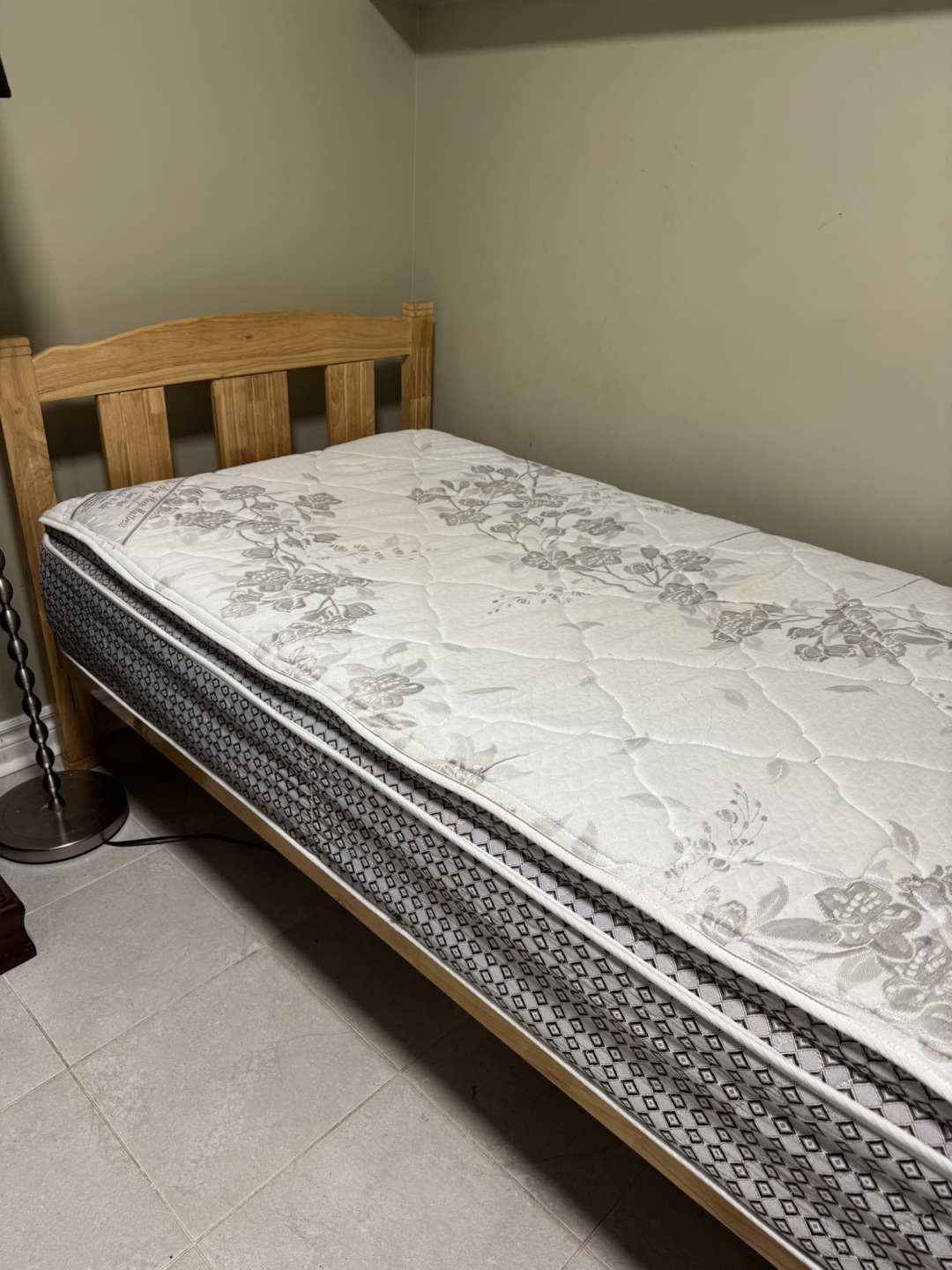 Single bed frame with mattress，$ 150 - photo 2