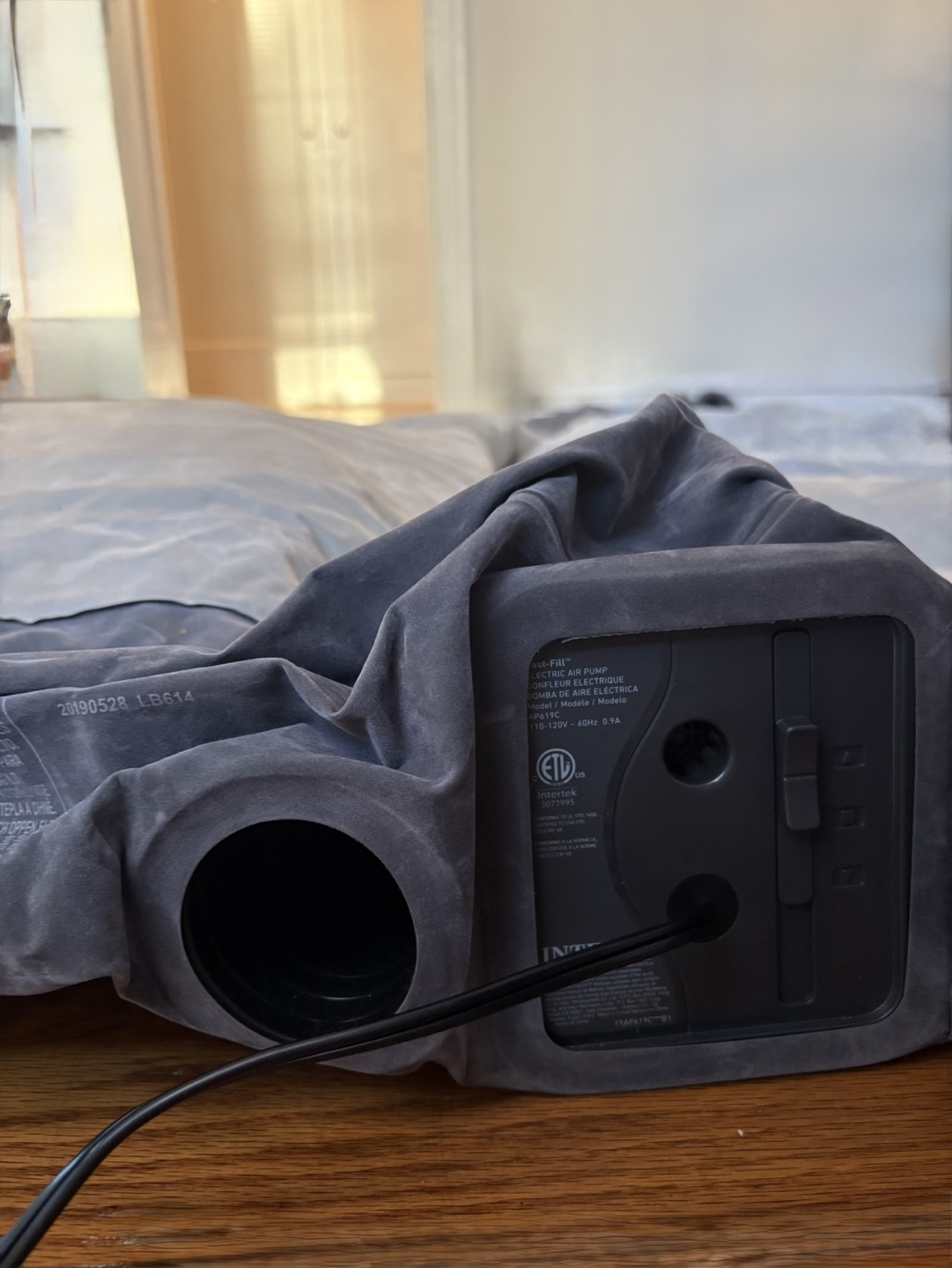Intex Air Mattress with Built-in pump - photo 3