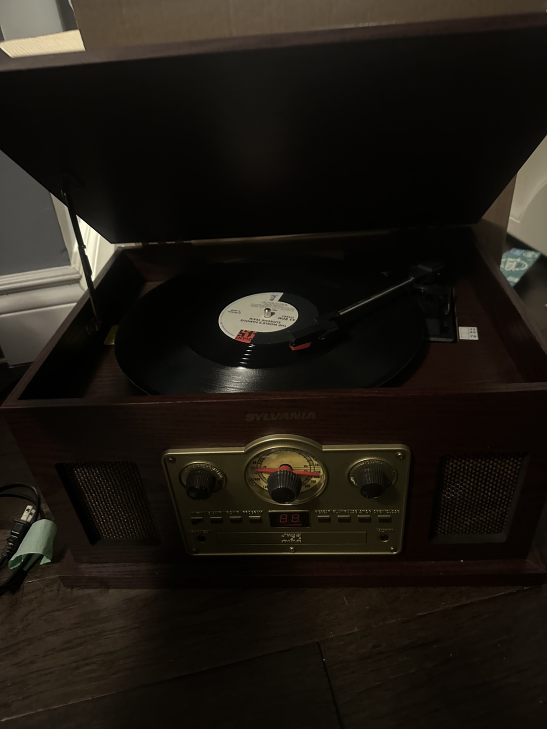 Sylvania Vintage-Style 3-Speed Turntable - photo 4