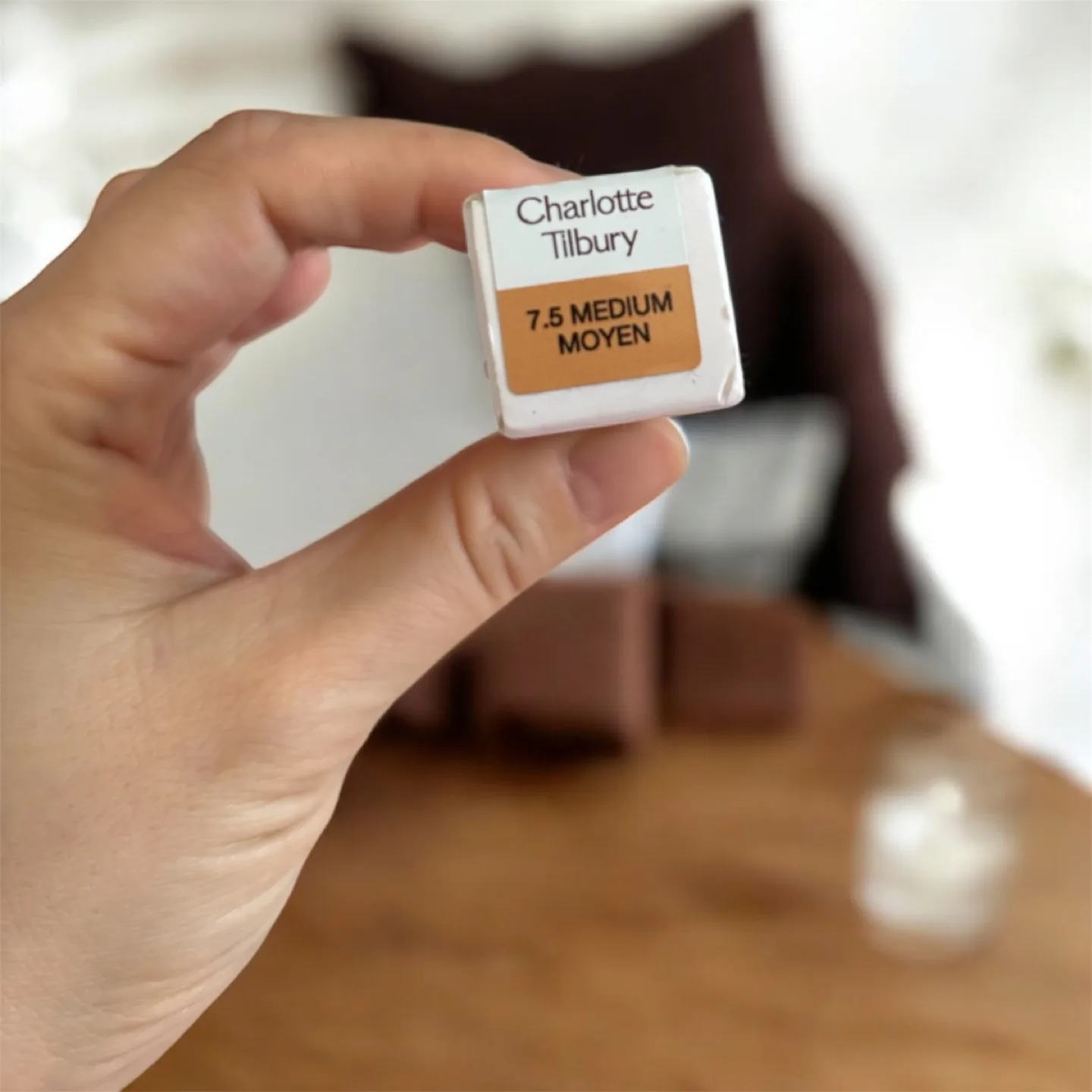 Charlotte Tilbury Beautiful Skin Concealer image indicator(2)