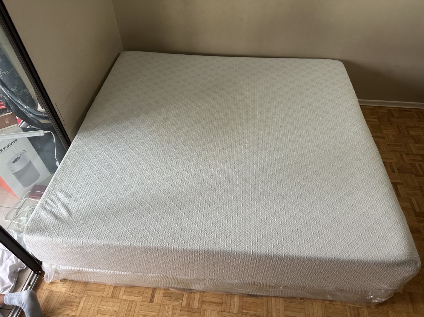 Zinus memory foam King Mattress - photo 2
