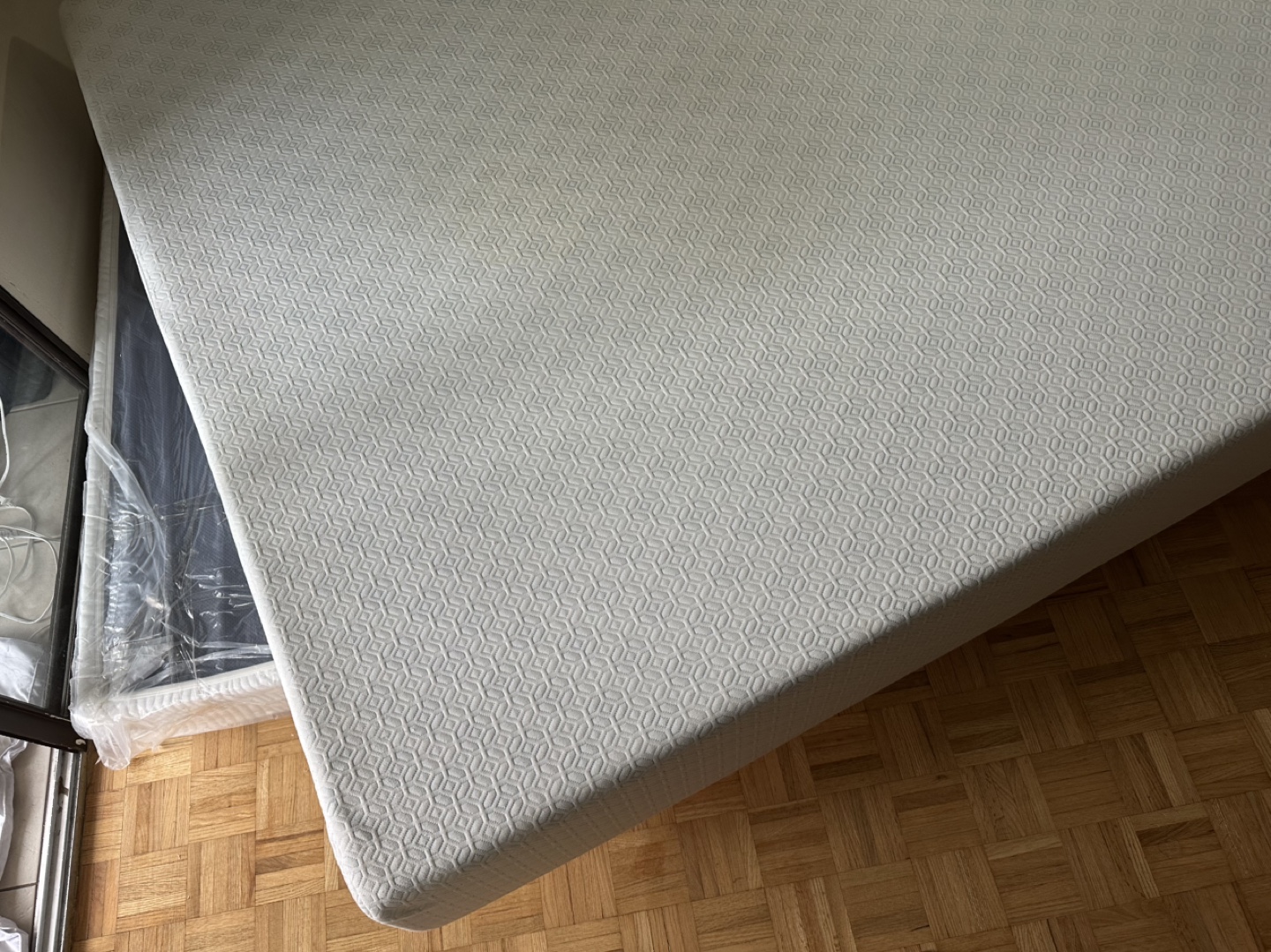 Zinus memory foam King Mattress - photo 3