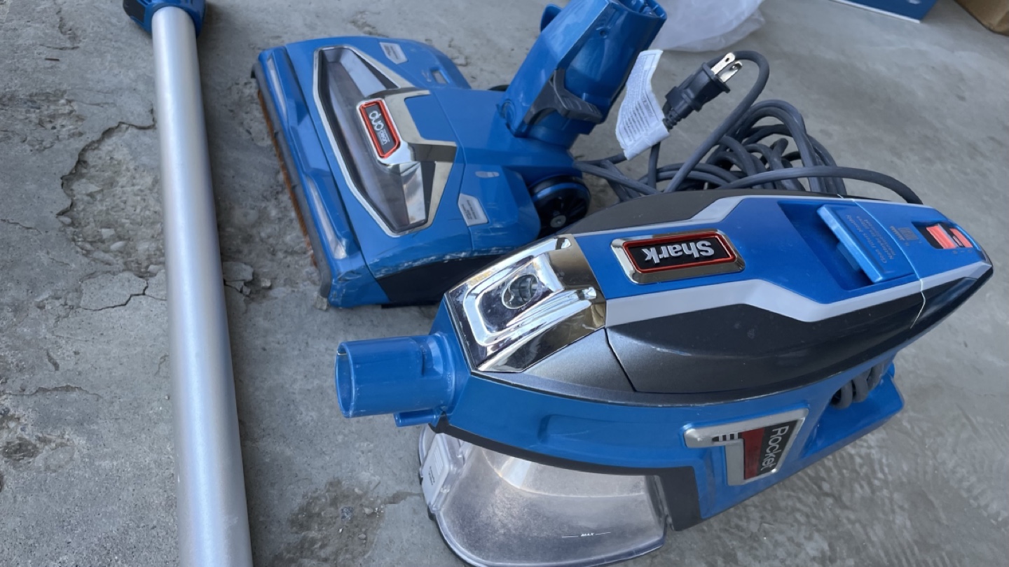 Shark Rocket Deluxe Corded Handheld Vacuum - photo 2