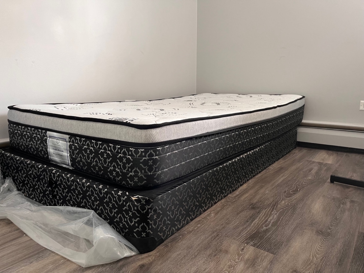 Twin Mattress and Box Spring Set - photo 2