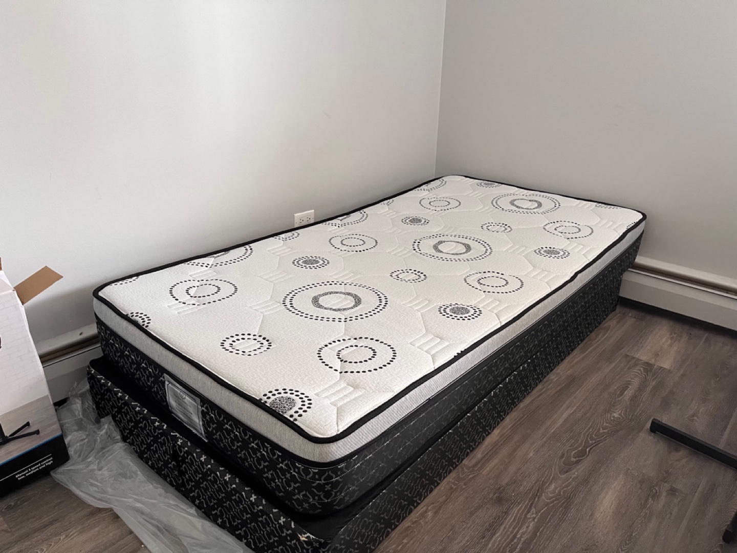 Twin Mattress and Box Spring Set - photo 3