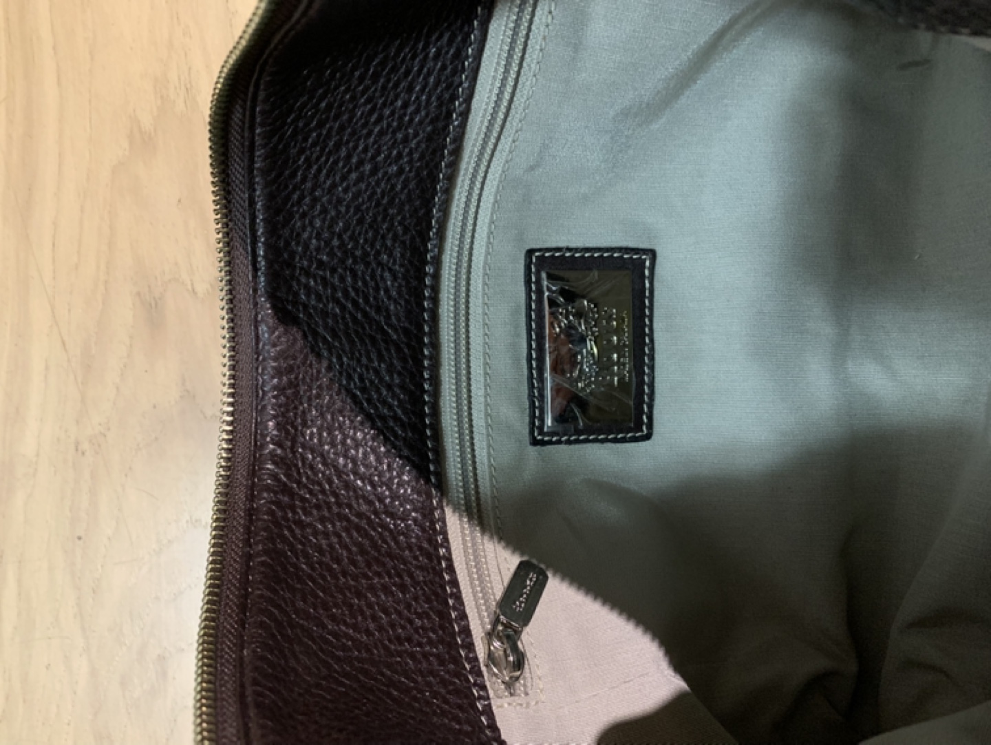 Roots Leather Shoulder Bag Brand New - photo 5