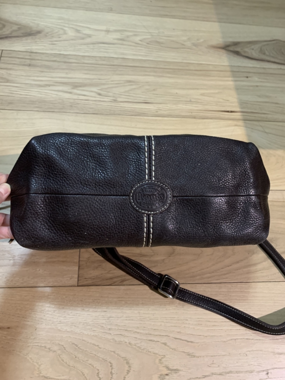 Roots Leather Shoulder Bag Brand New - photo 4
