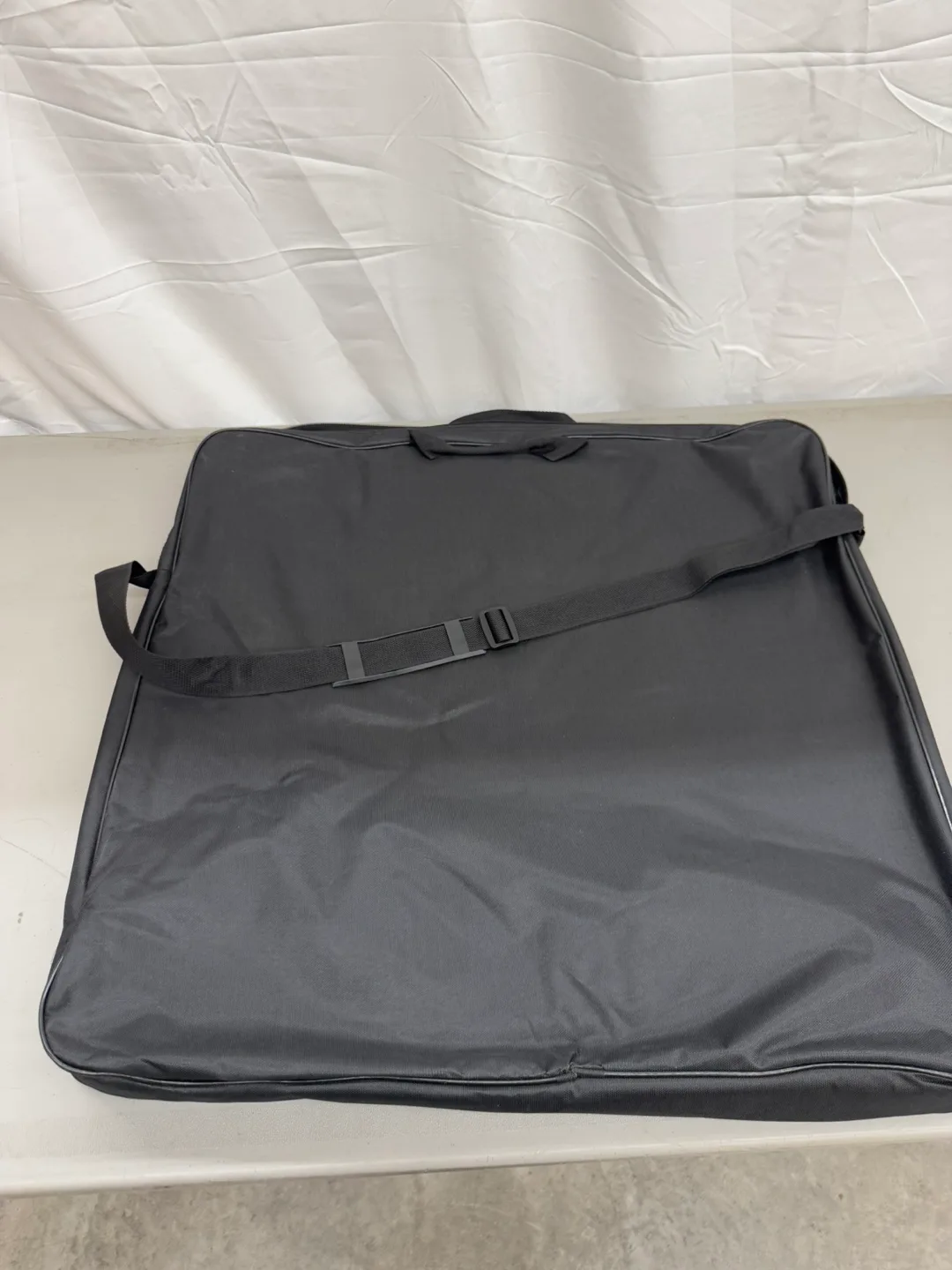 Soft Carry Bag With Shoulder Straps 26” image indicator(2)