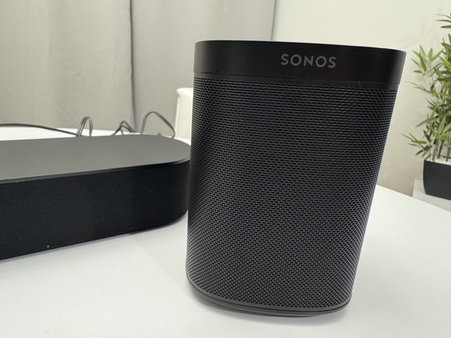 Sonos One SL Speakers and Beam Gen 2 Soundbar Bundle - photo 2