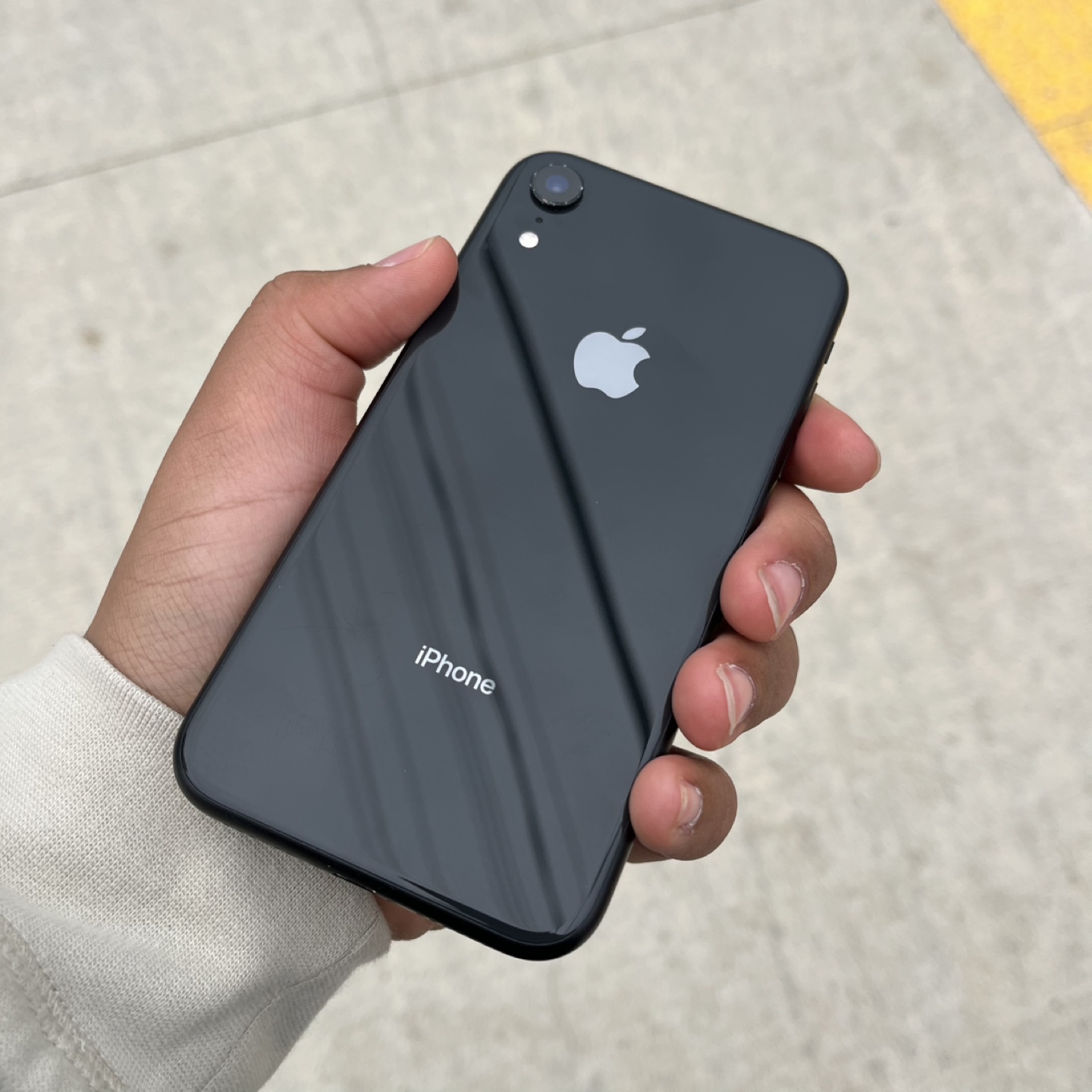 iPhone XR - Black - 64GB - Unlocked - photo 2