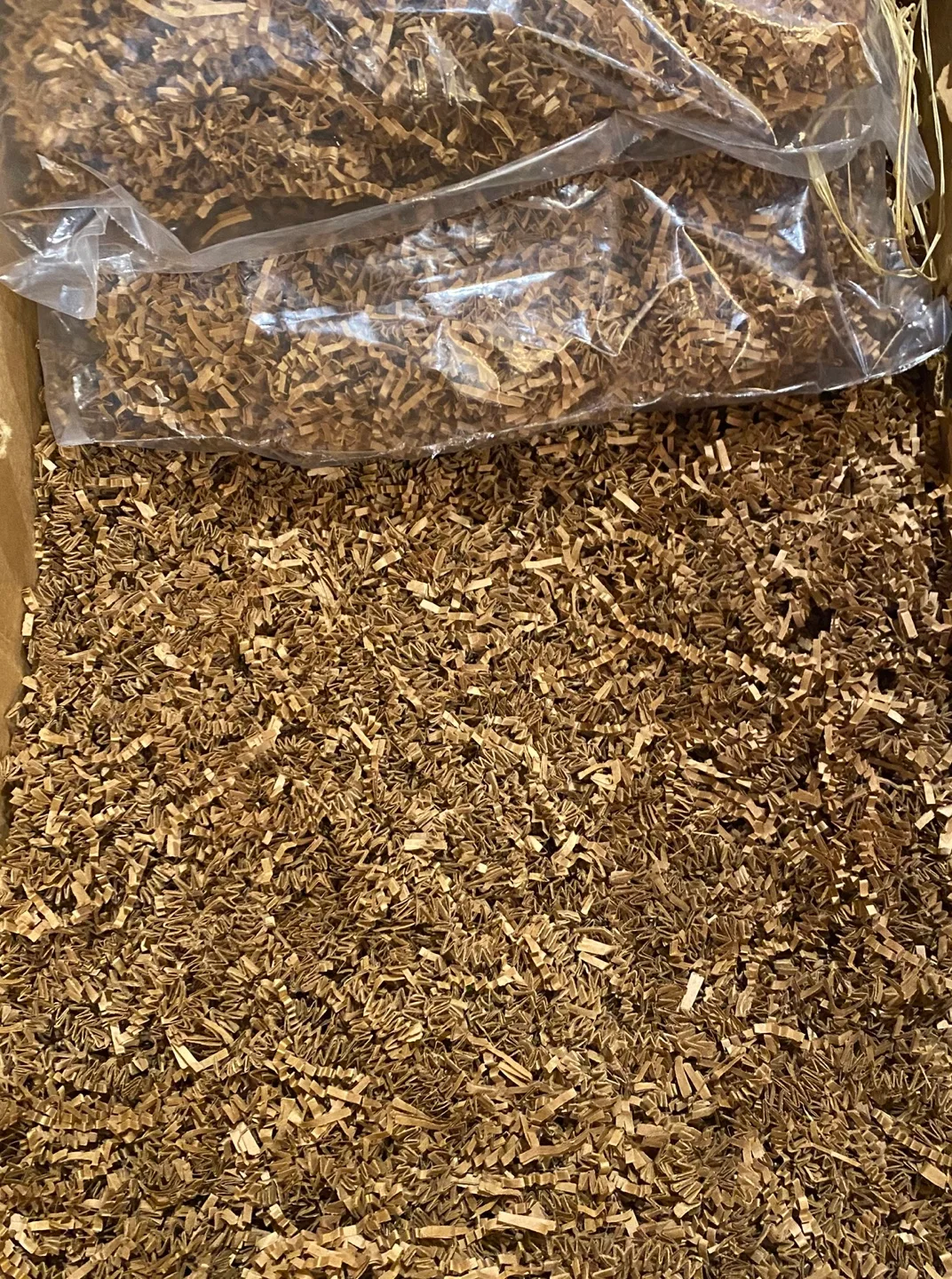 Gift basket fill Bulk Shredded Packing Paper - Various Colors image indicator(6)