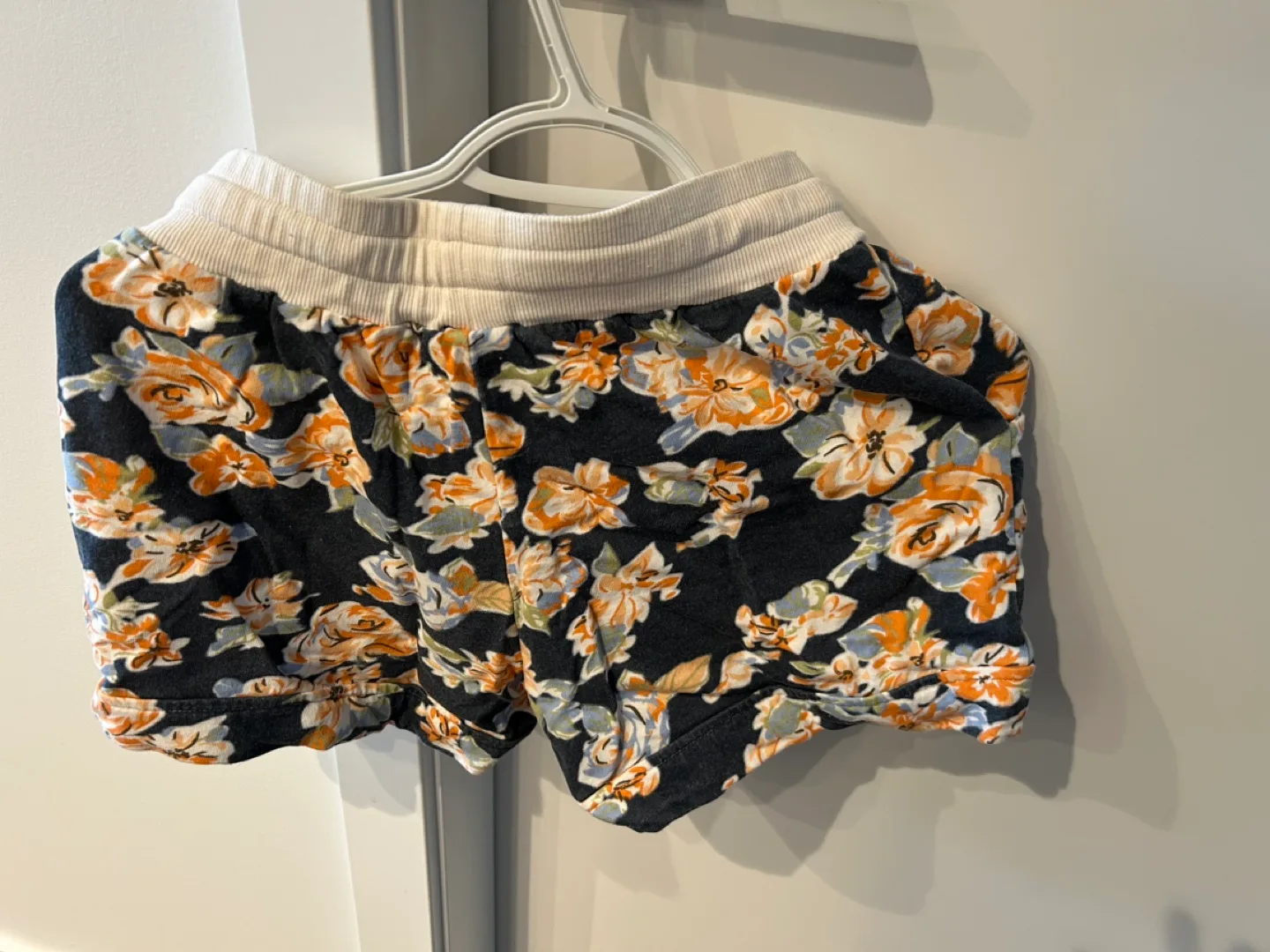 Women's Floral Print Shorts image indicator(2)