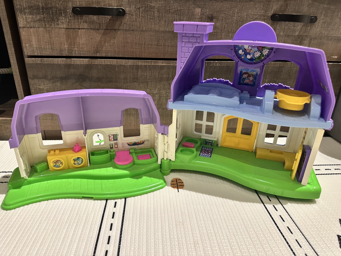 Fisher-Price Little People Airplane & House Playset - photo 2
