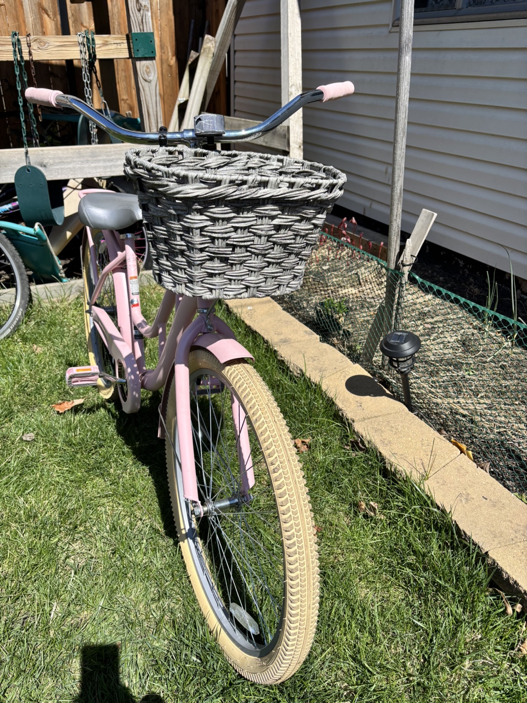 Pink Women's Cruiser Bike with Basket - photo 2