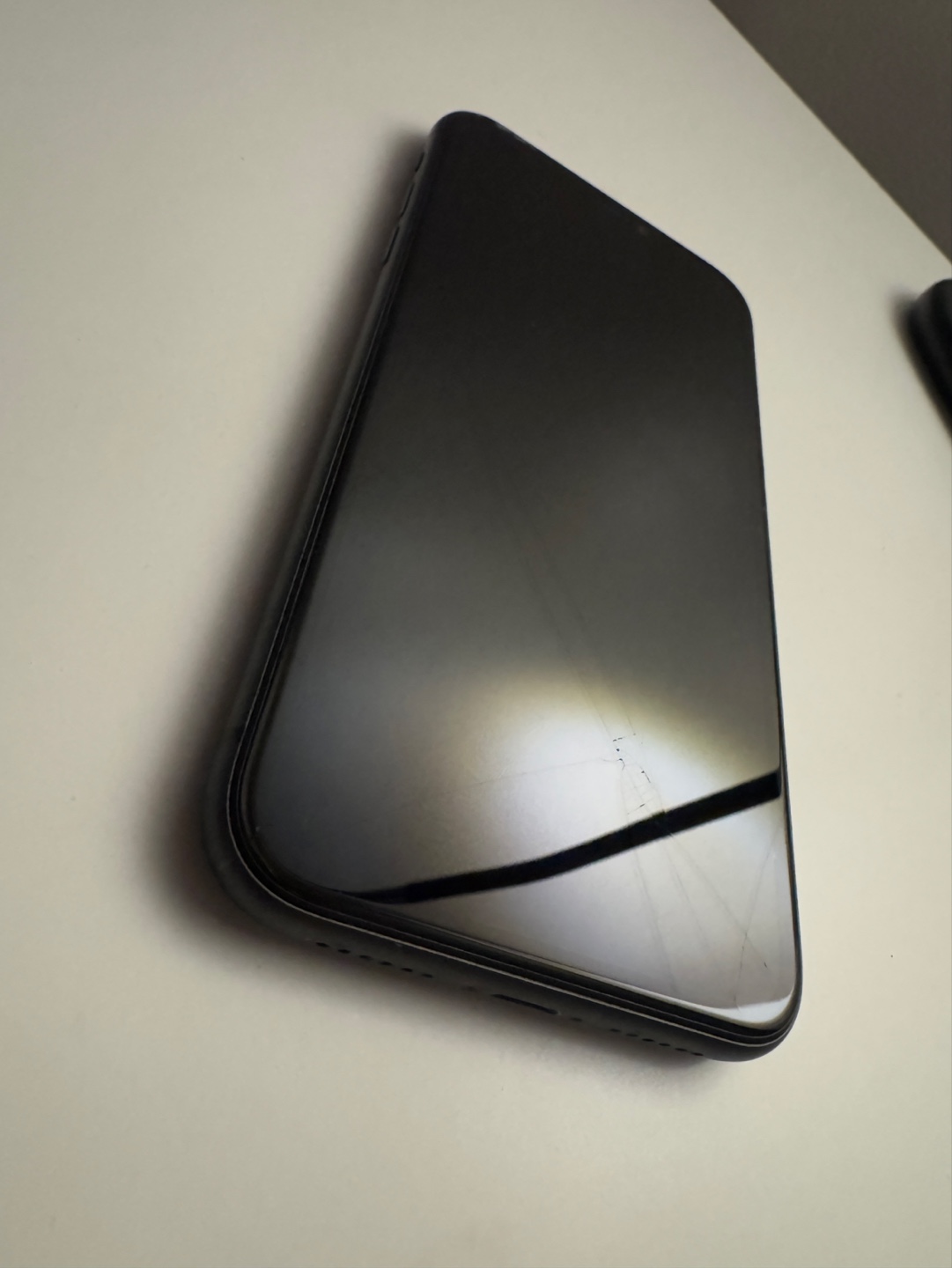 iPhone 11 Black - Used - photo 2