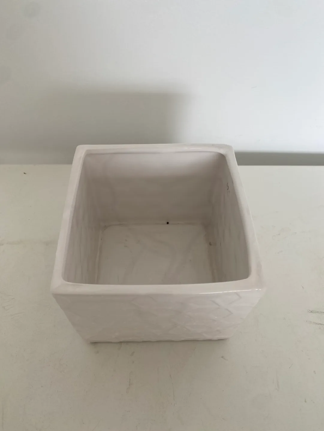 White Square Ceramic Plant Pot image indicator(3)