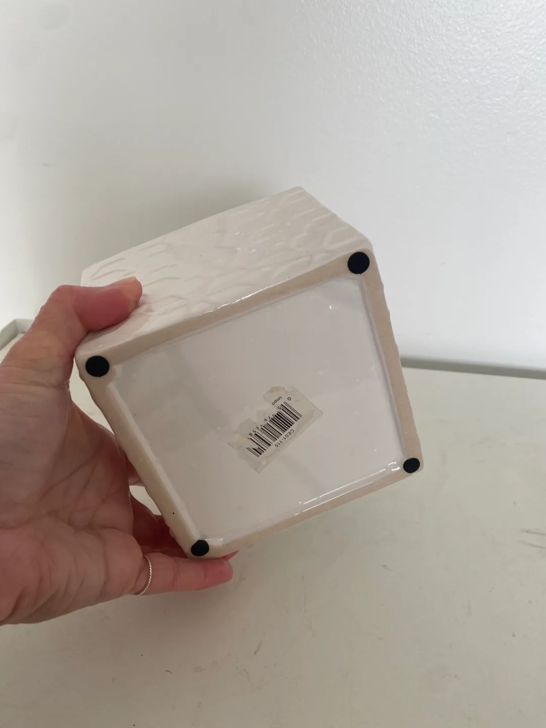 White Square Ceramic Plant Pot image indicator(4)