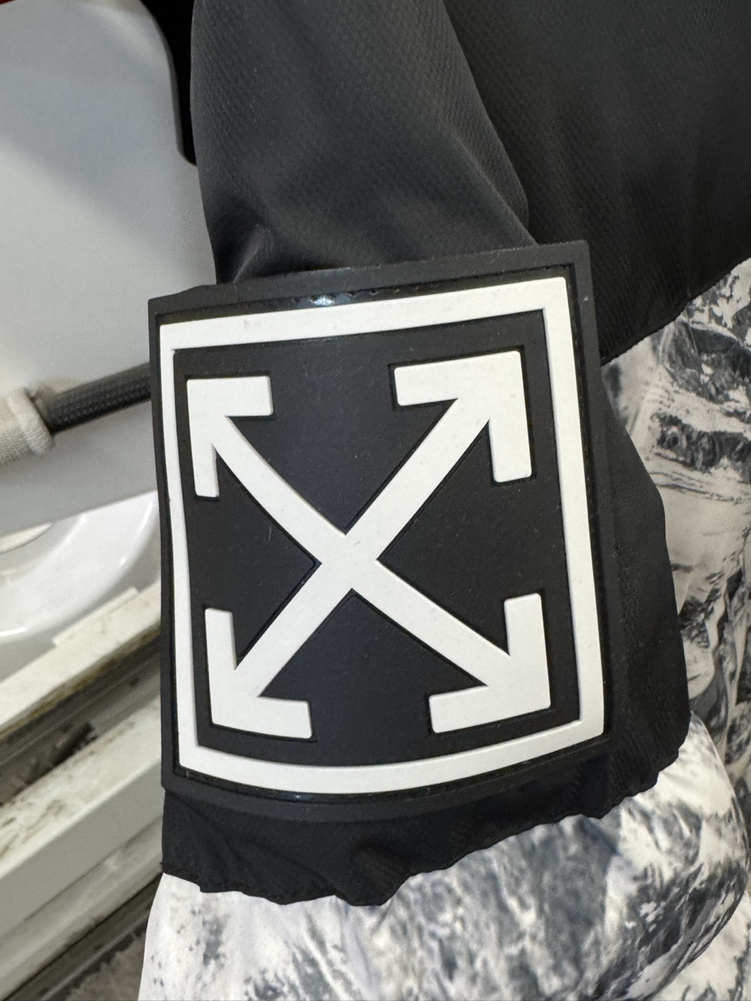 Off-White Mountain Print Puffer Jacket - photo 4