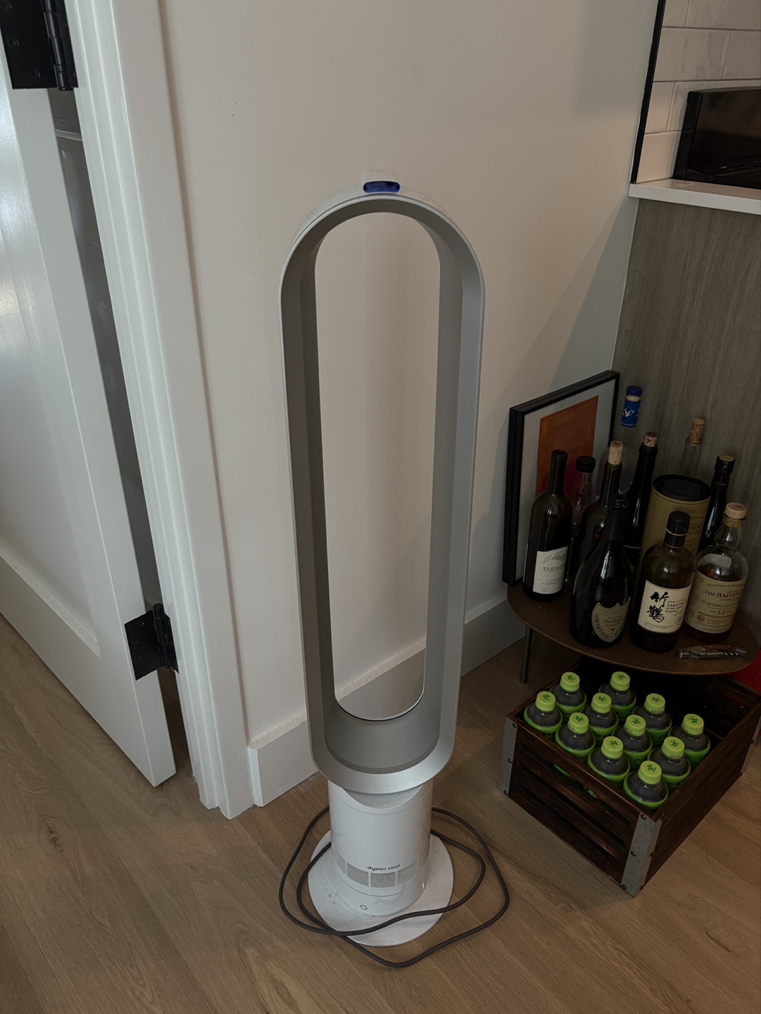 Dyson AM07 White/Silver Tower Fan