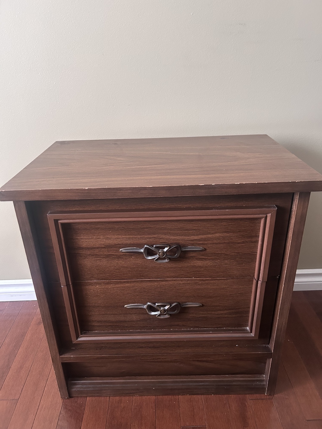 Dresser and 1 nightstand - photo 3