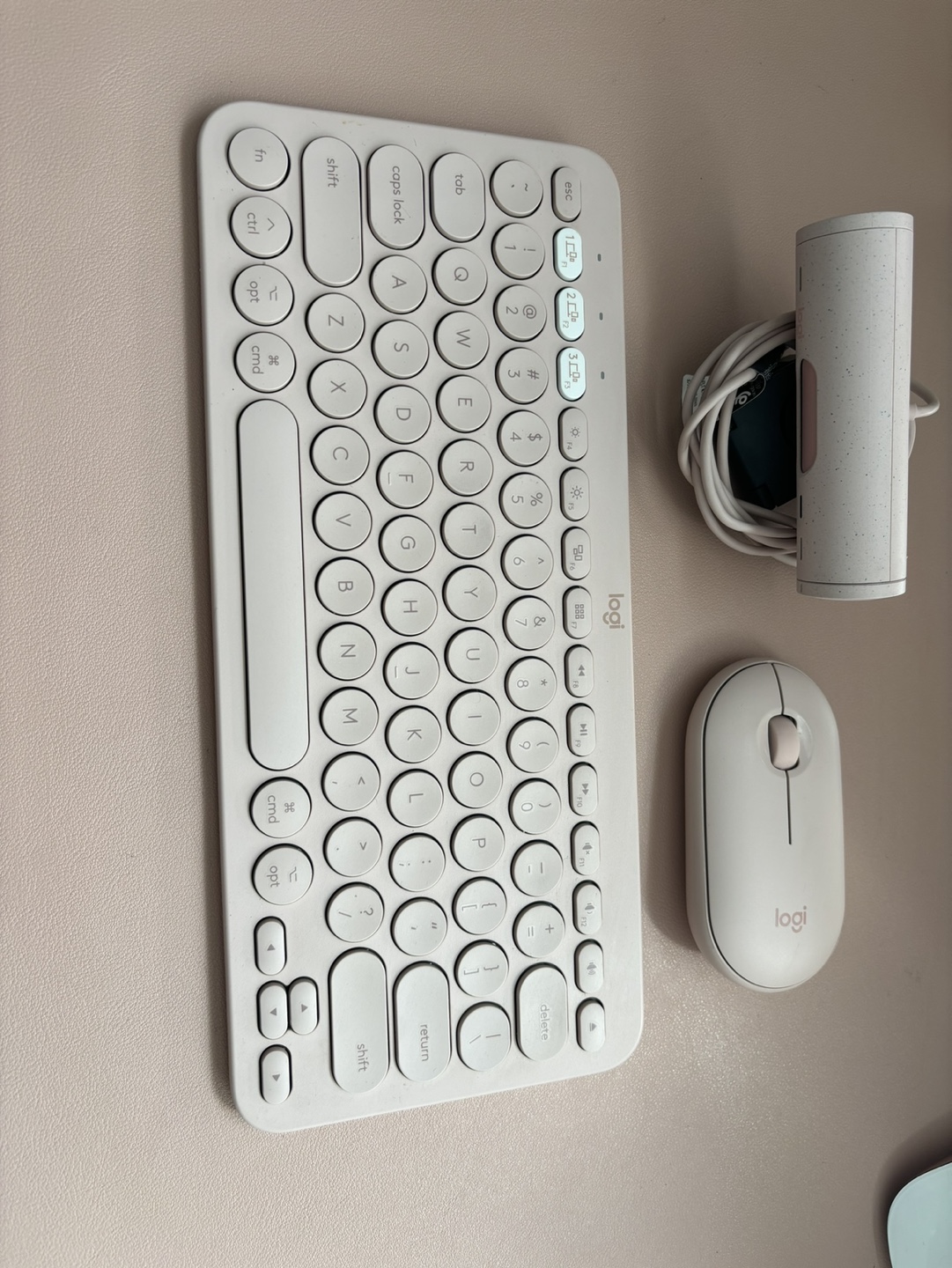 Logitech Wireless Mouse, Keyboard and Webcam - photo 2