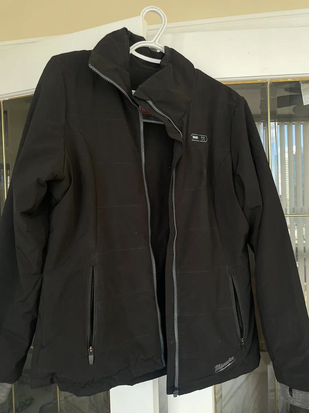 Milwaukee Women's Heated Jacket - Size M image indicator(3)