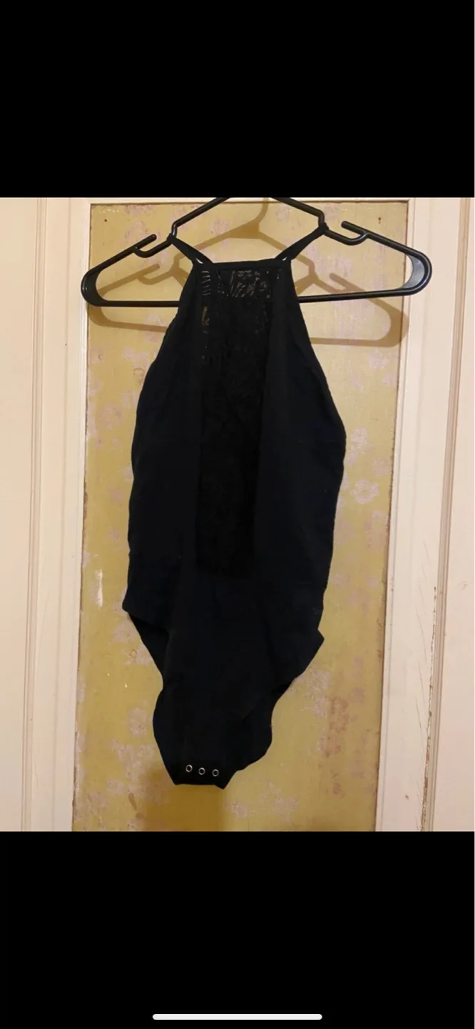 Assorted Women’s clothes szS image indicator(8)