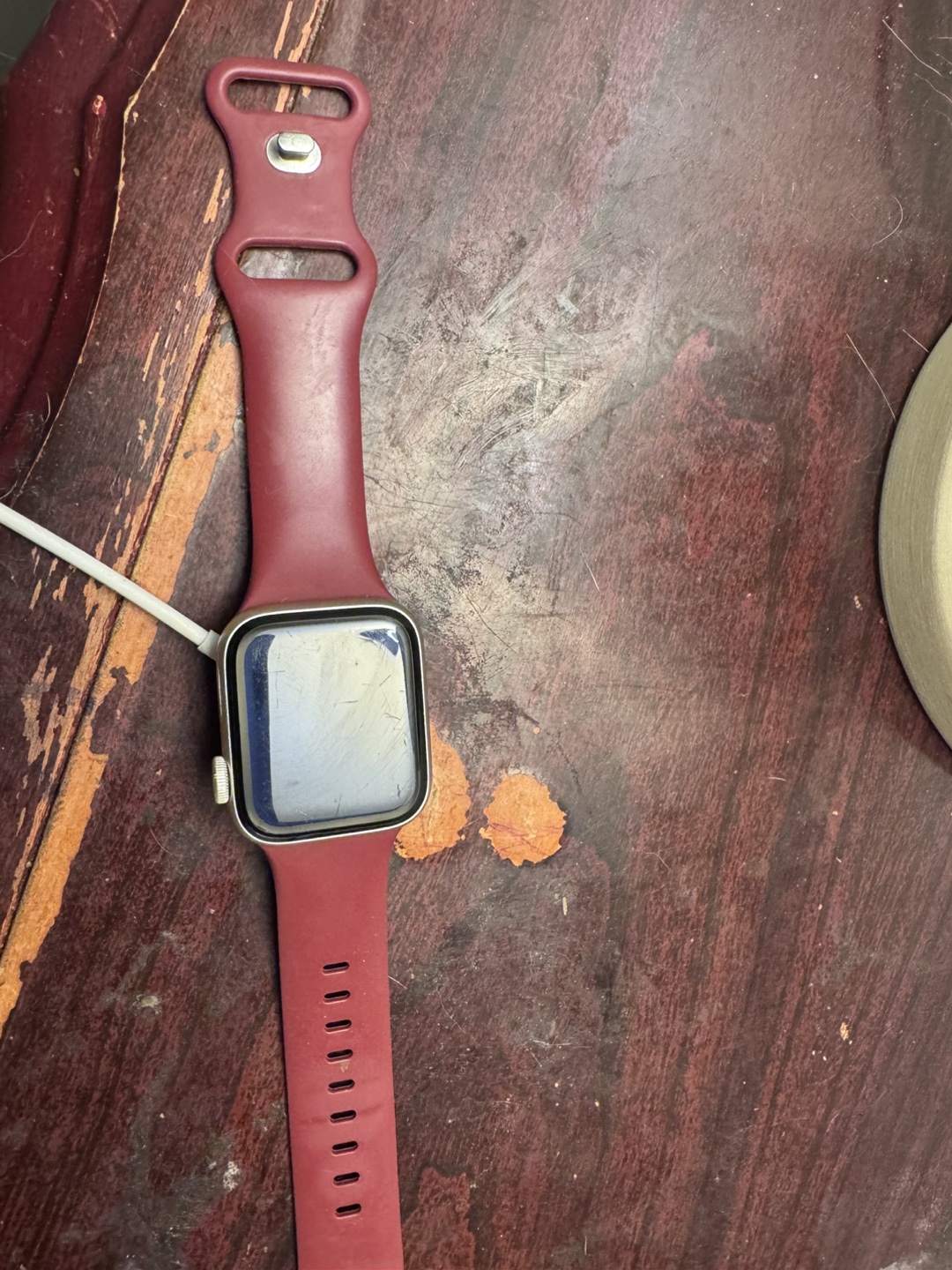 Apple Watch SE - Gold Aluminium Case - photo 3