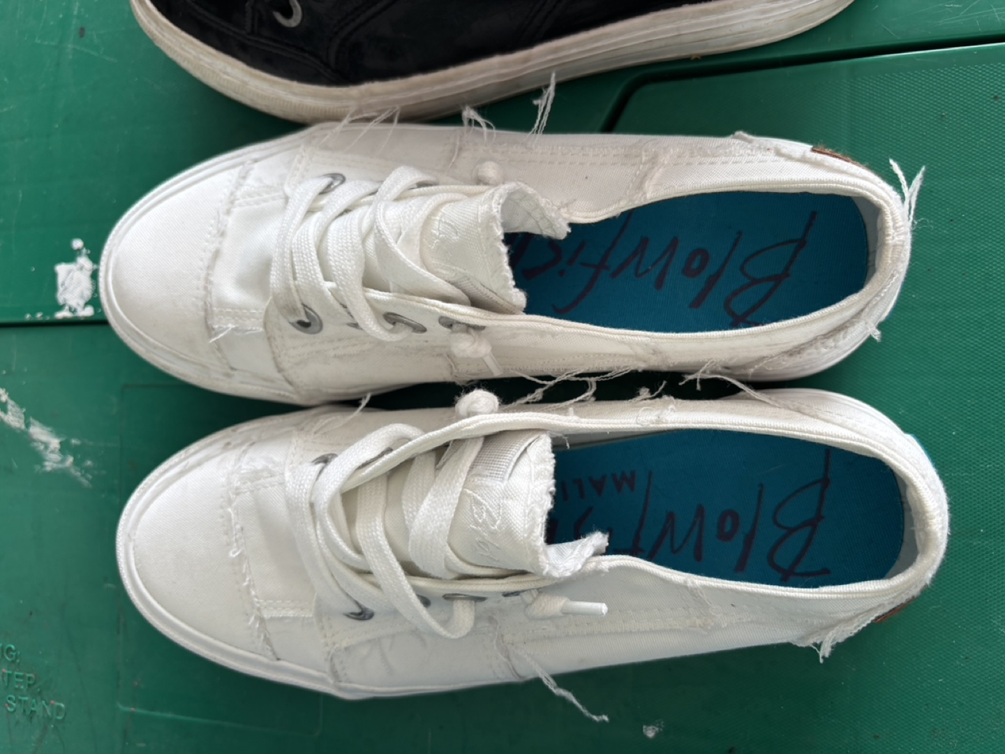 Blowfish Malibu Women's Shoes - White Low Tops & Black High Tops - photo 4