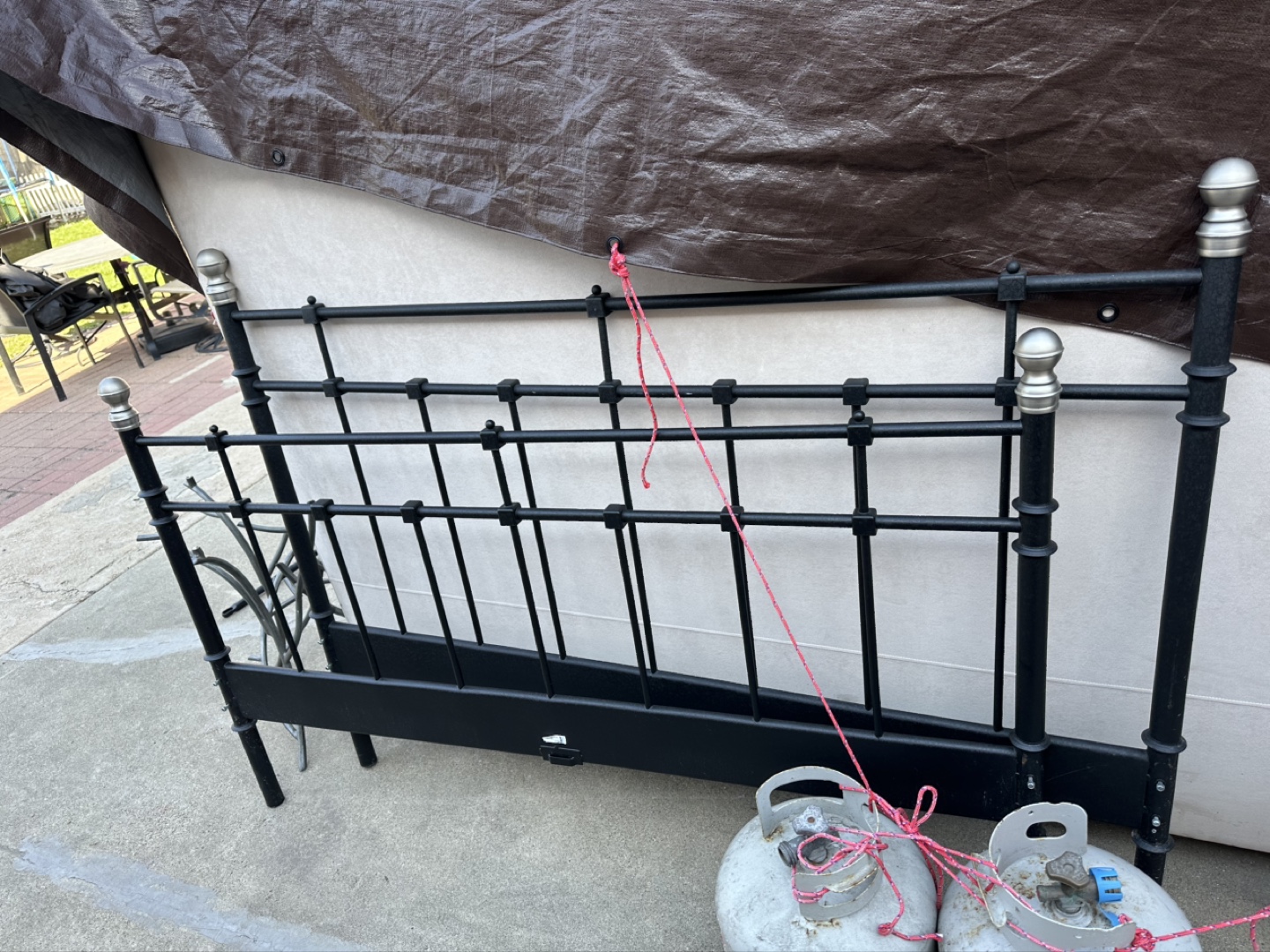 Black Metal Full-Size Bed Frame Queen size - photo 2