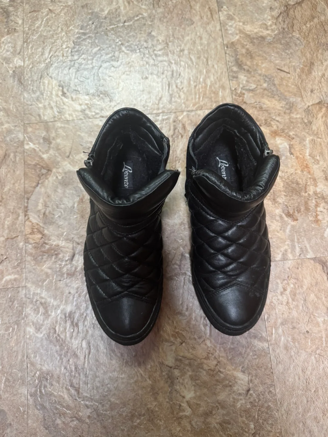 Women's Black Leather Quilted Ankle Boots 💚 image indicator(2)